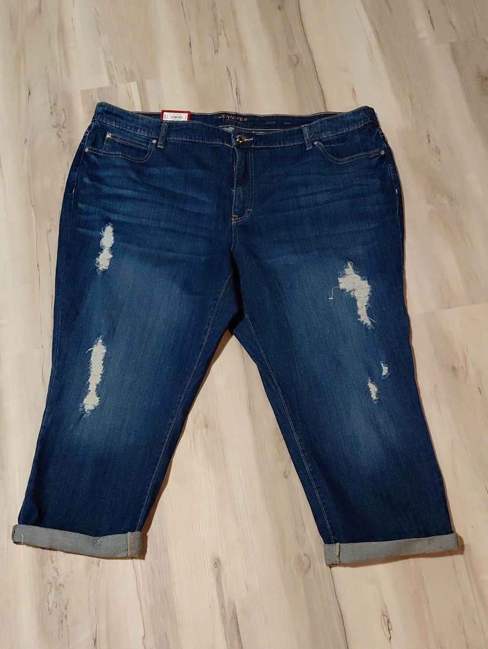 Jennifer Lopez Distressed Dark Blue Capri Jeans